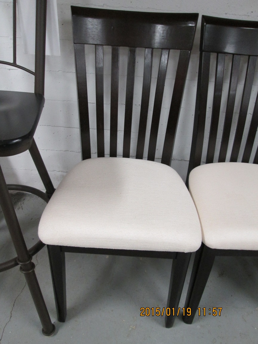 Sun Pan Chair with White Seat